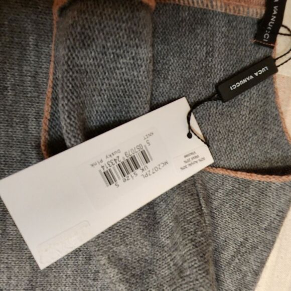 Luca Vanucci colorblock pullover sweater. - Picture 11 of 11